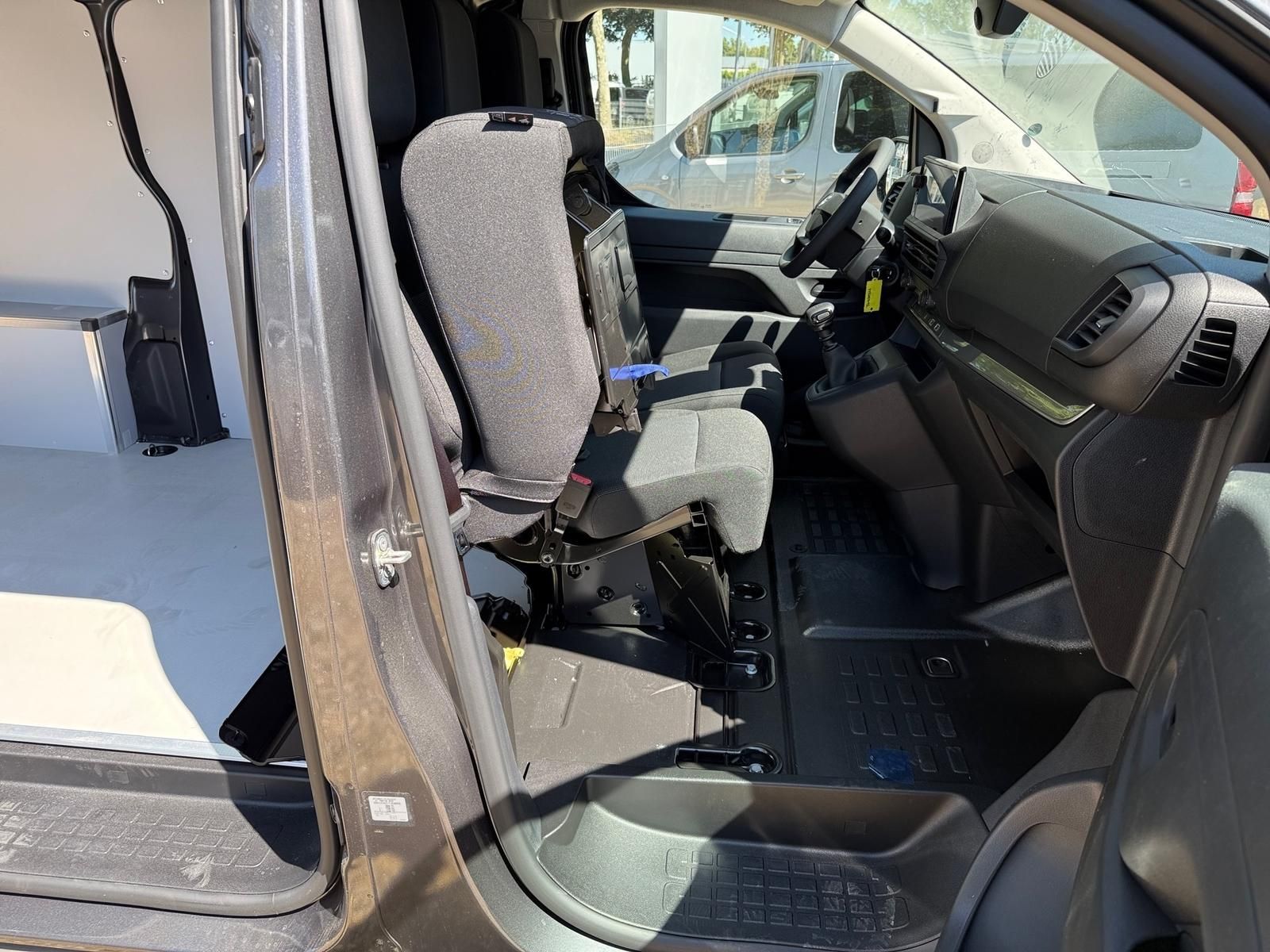 Fahrzeugabbildung Opel Vivaro M Kastenwagen 120 MT6