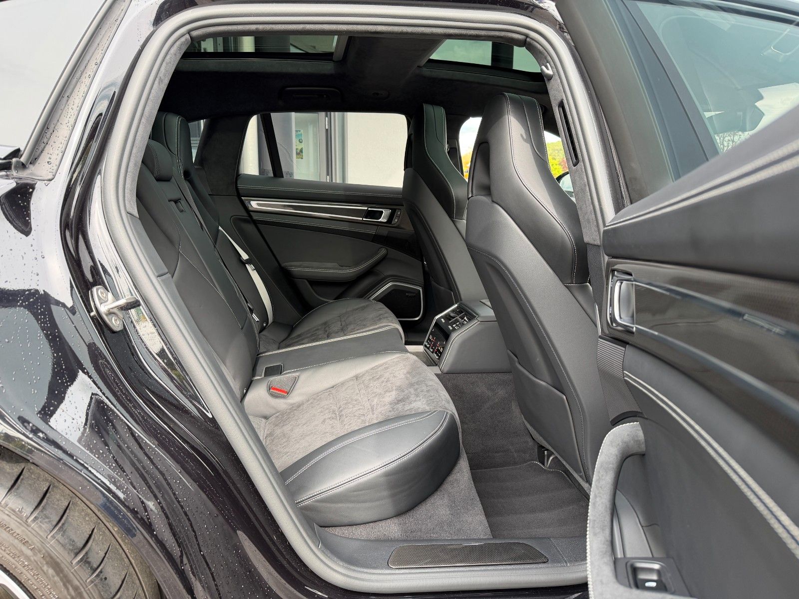 Fahrzeugabbildung Porsche Panamera Sport Turismo GTS CARBON/BOSE/STDH/21"