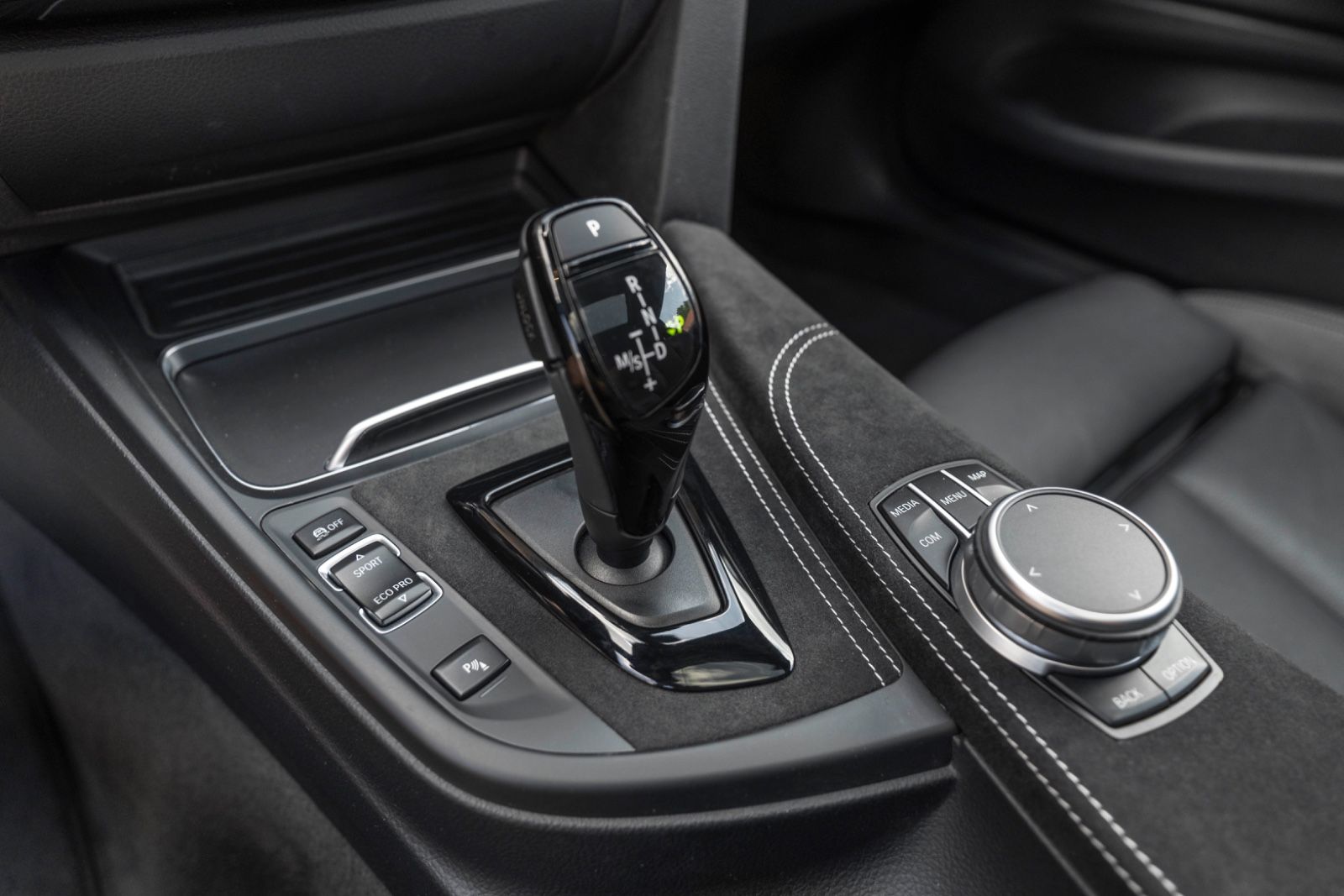 Fahrzeugabbildung BMW 440I COUPE M-PERFORMANCE H&K LED HUD KAM CARPLAY