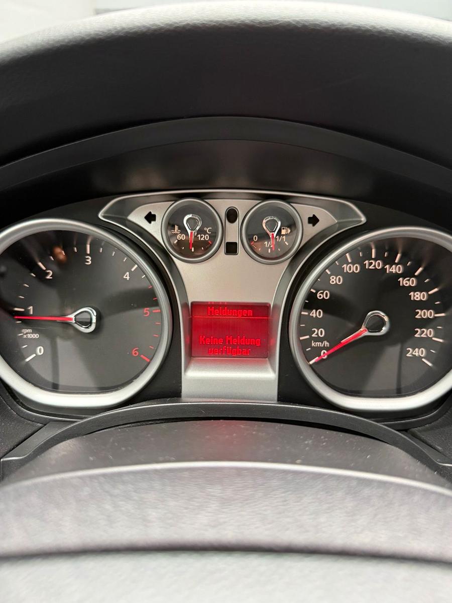Ford Focus 2009 — photo 12