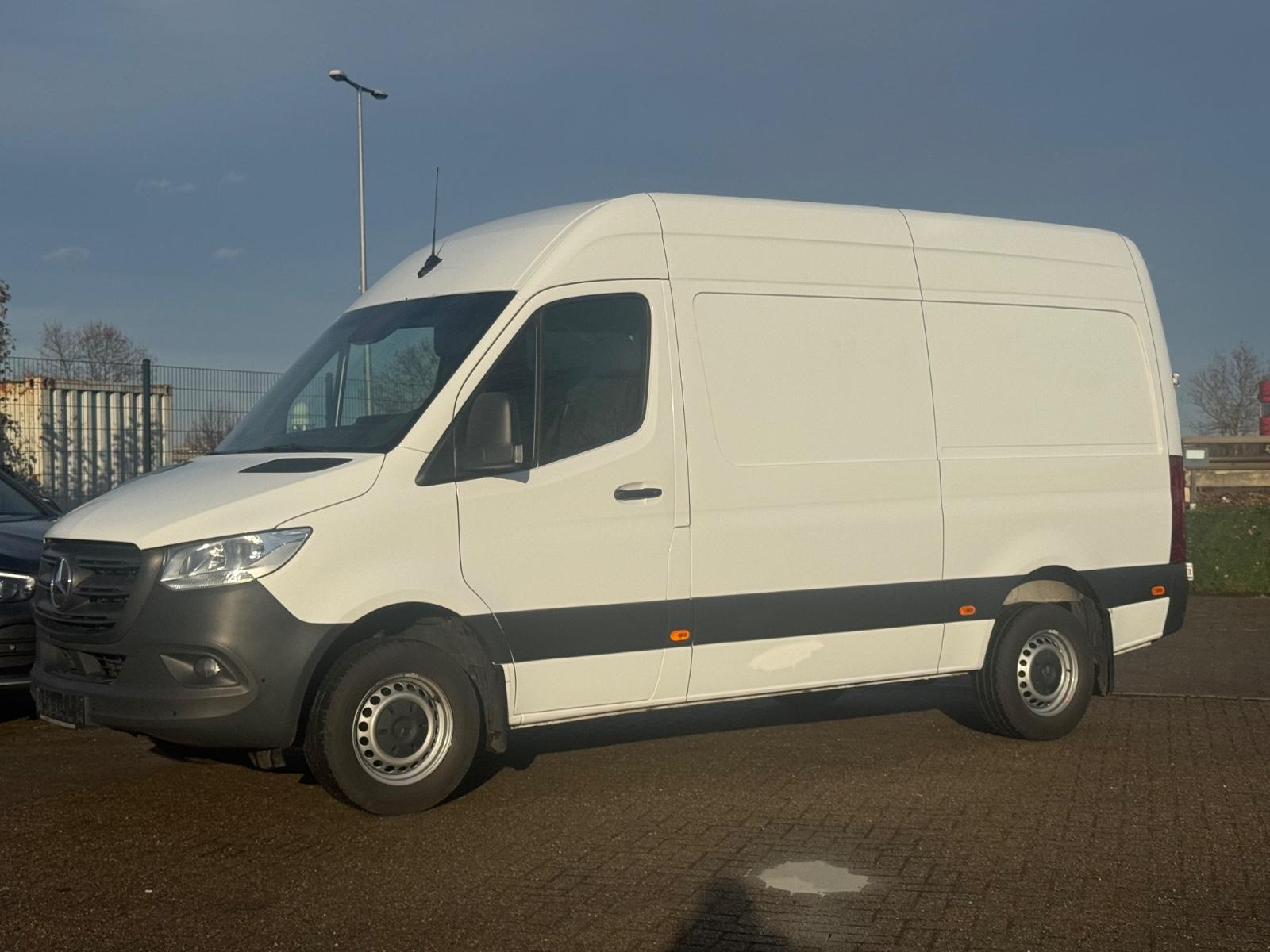 Mercedes-Benz SPRINTER 317 LANG+HOCH AUTOMATIK MBUX KLIMA PDC.