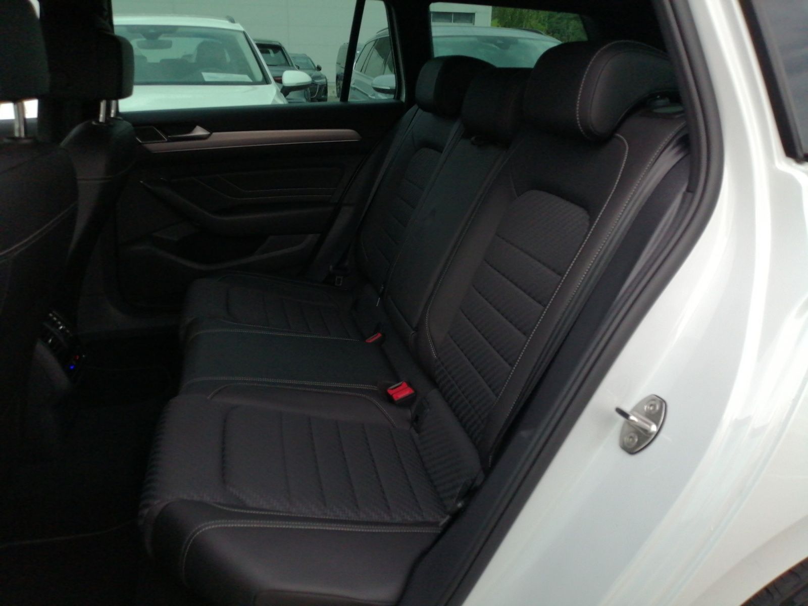 Volkswagen Passat Variant - Bild 17