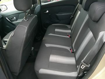 Dacia Sandero II Stepway Celebration 1 Hand