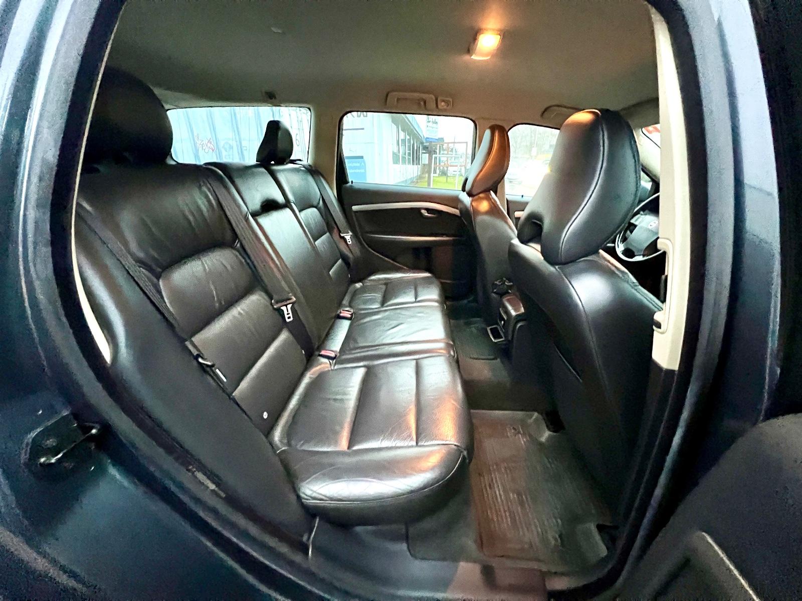 Volvo V70 2008 — photo 14
