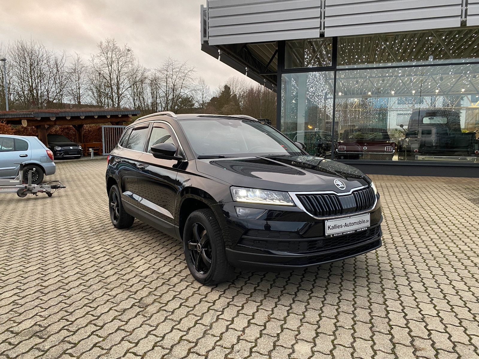 Fahrzeugabbildung SKODA Karoq Style 1.5 DSG SHZ+KAMERA+NAVI+AHK+TÜV-NEU