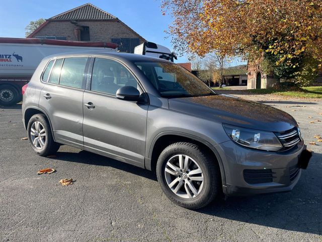 Volkswagen VW Tiguan Bj.15 TÜV neu Service Voll Winte...