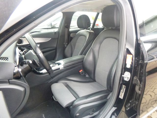 Fahrzeugabbildung Mercedes-Benz C 220d T >AUT/PANO/STANDHEIZ/LED-LICHT...