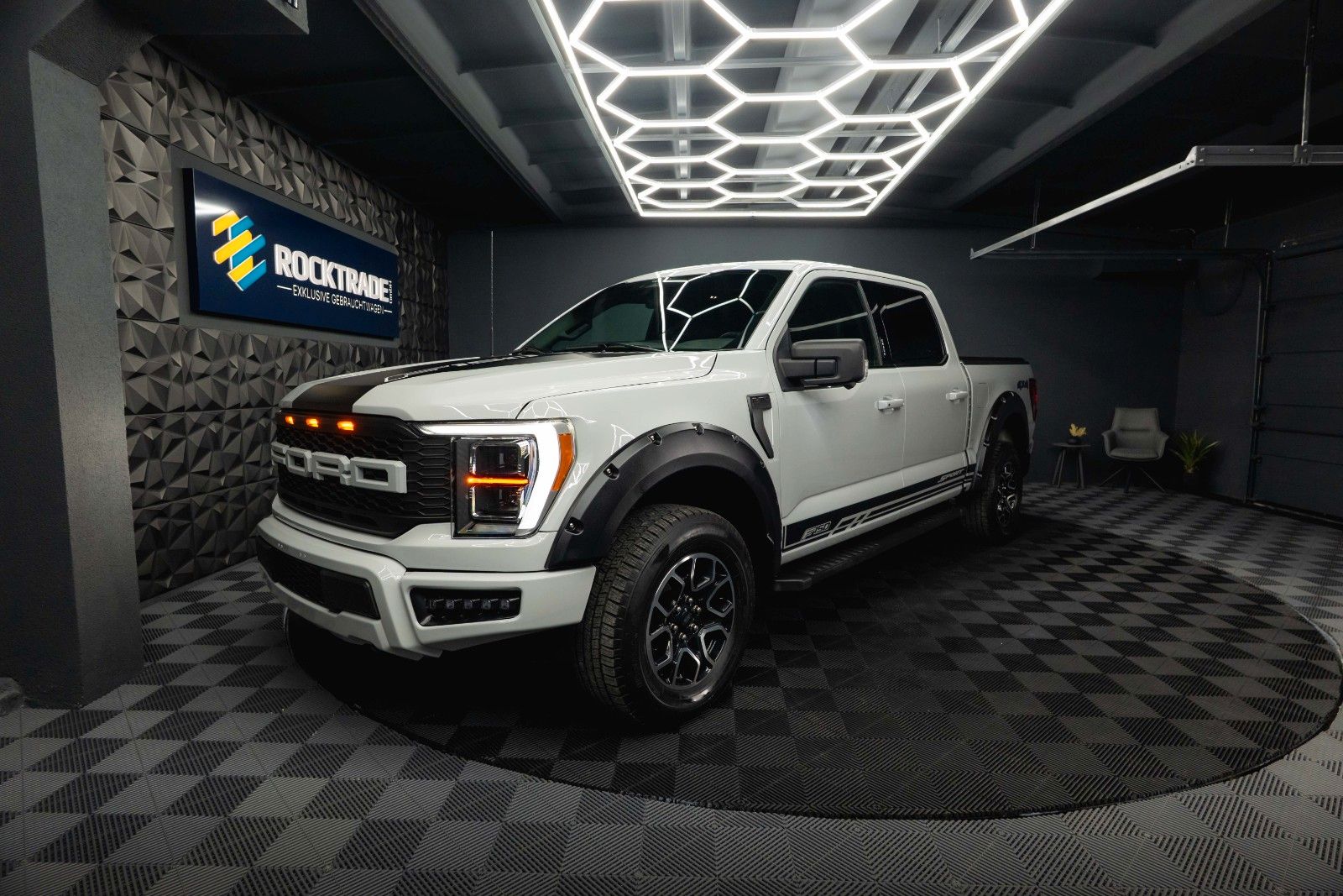 Fahrzeugabbildung Ford F150 3.5L V6 PowerBoost RAPTOR Twin-Turbo 4x4