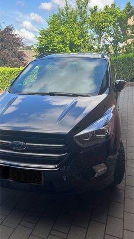 Ford Kuga ST Line / 1,5 Ecoboost