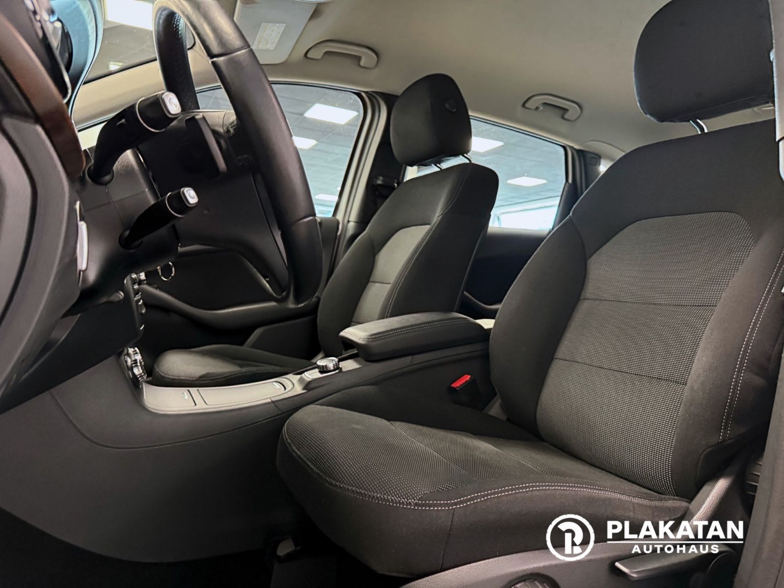 Fahrzeugabbildung Mercedes-Benz B 200 Navi Bi-Xenon Tempomat 1Hand