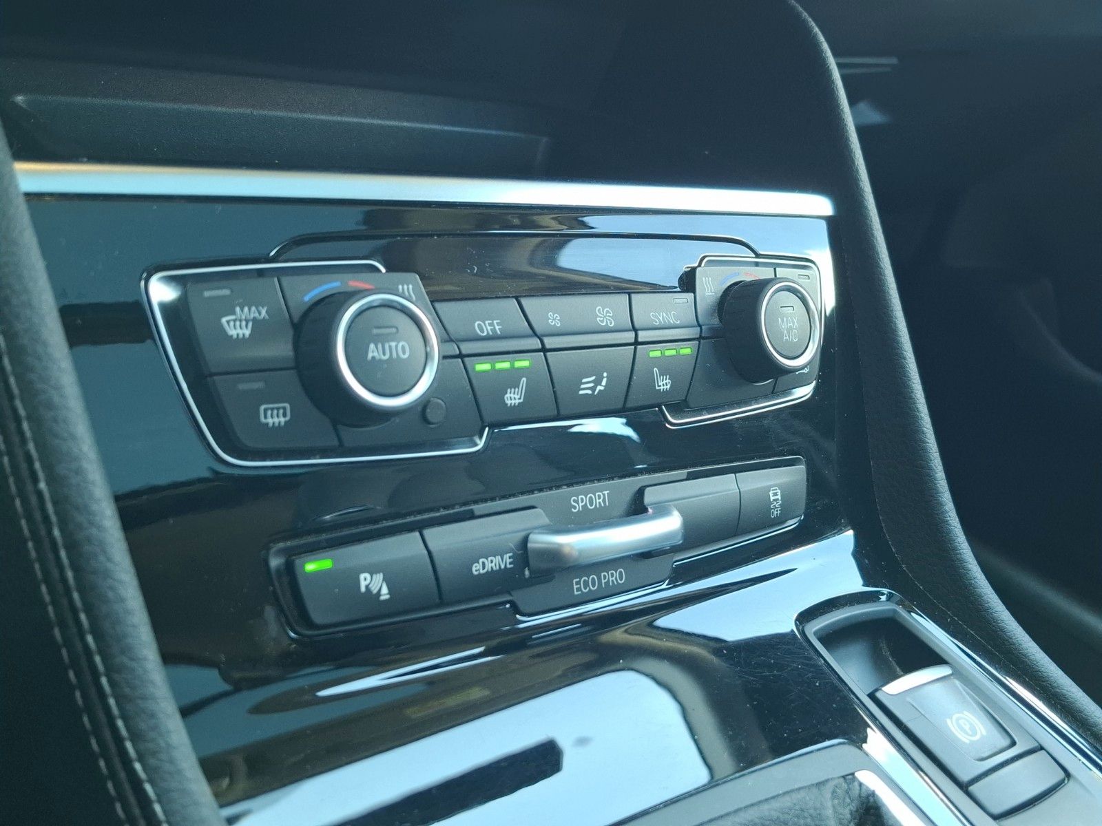 Fahrzeugabbildung BMW Active Tourer 225xe Sport Line ! RFK ! PANORAMA