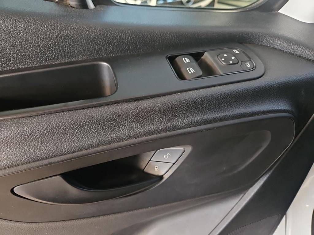 Fahrzeugabbildung Mercedes-Benz Sprinter 317 DOKA Pritsche 7 Sitze 3,5t AHK STHZ