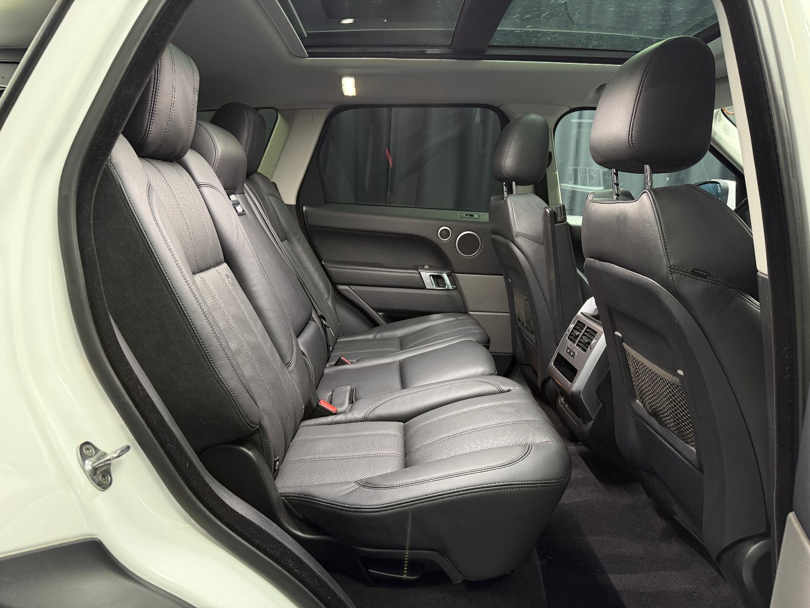 Fahrzeugabbildung Land Rover Range Rover Sport HSE Dynamic|AHK|PANO
