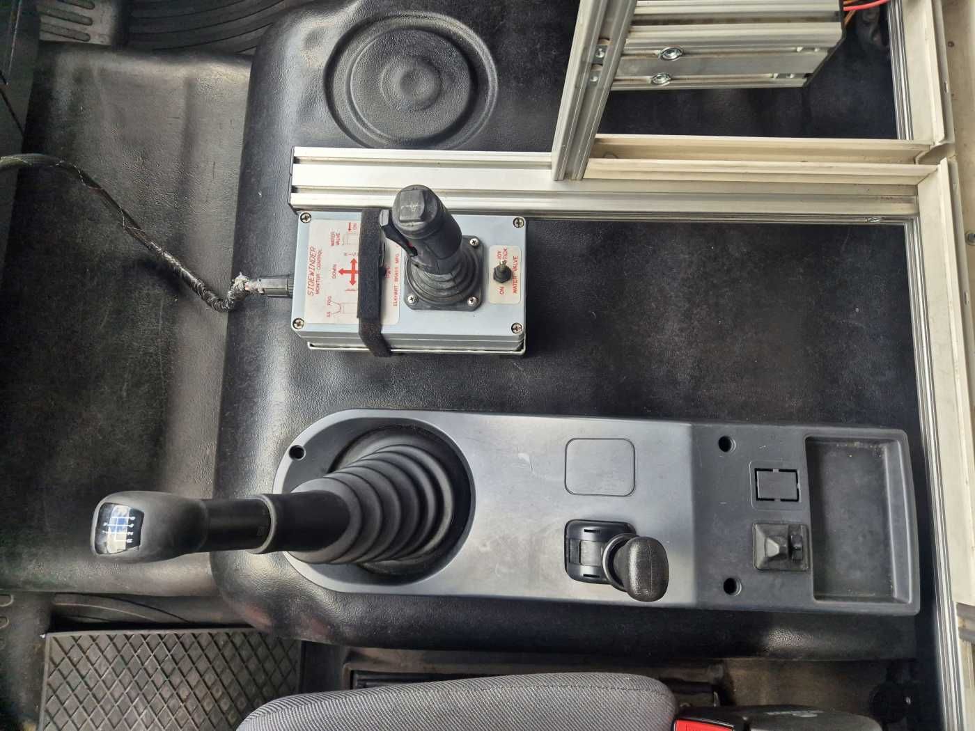 Fahrzeugabbildung MAN 14.224 4x4 TLF 16/29 Tanklöschfahrzeug Feuerwehr