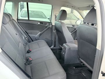 Volkswagen Tiguan - 9