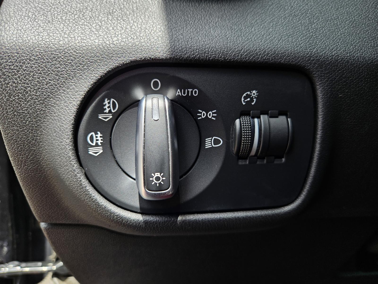 Audi A1 1.4 TFSI Ambition SPORT NAVI APS LEDER MULTI