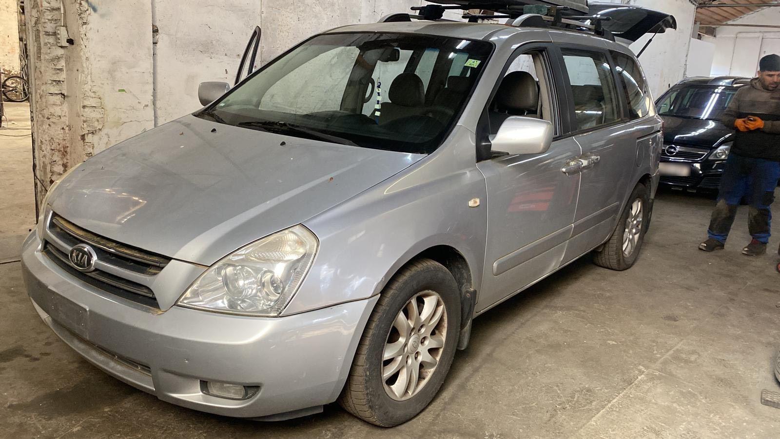 Kia Carnival