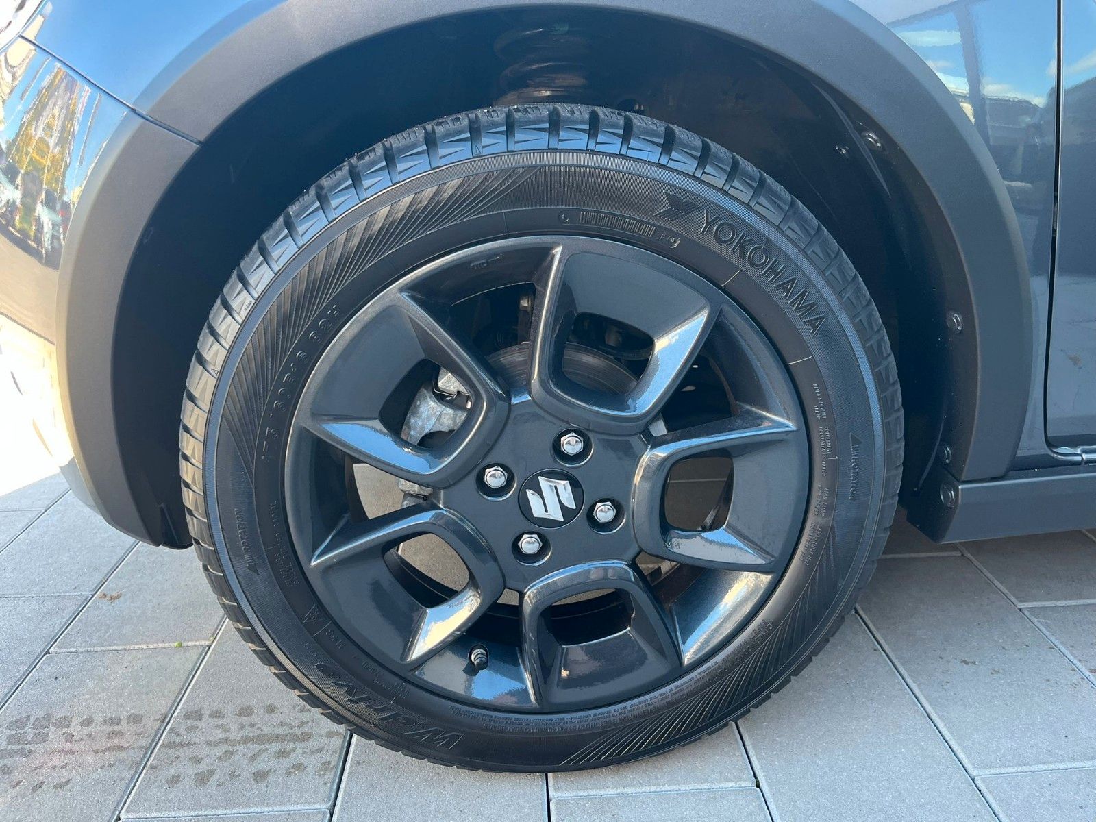 Fahrzeugabbildung Suzuki Ignis 1.2 Allgrip Comfort+*8x bereift*