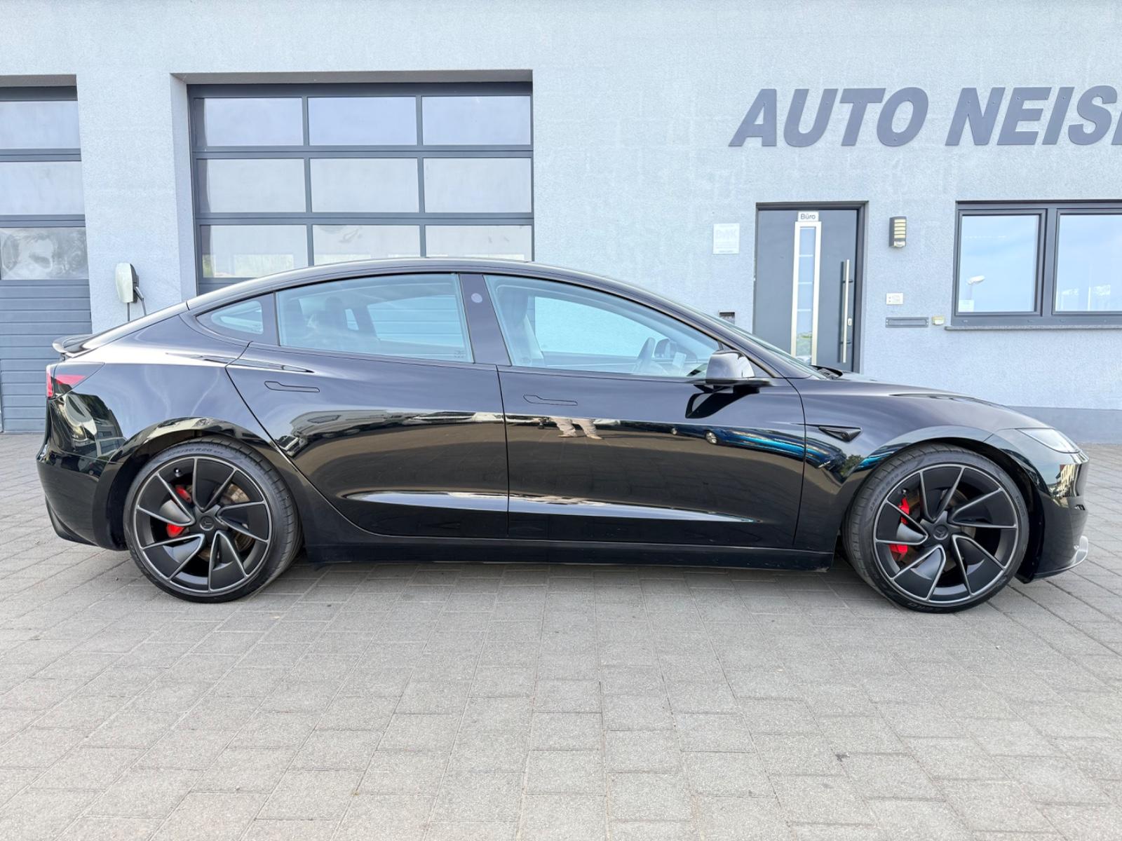 Tesla Model 3 Performance Highland | *Black*