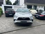 Toyota Highlander XLE 7-Sitzer - Toyota Highlander: Geländewagen