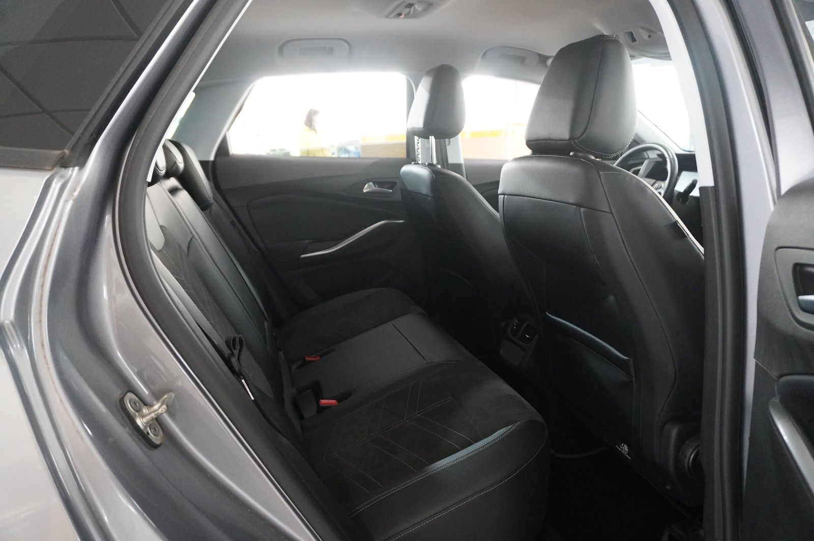 Fahrzeugabbildung Opel Grandland (X) ULTIMATE 4HYBRID NAVI/LED/SPORT/SH