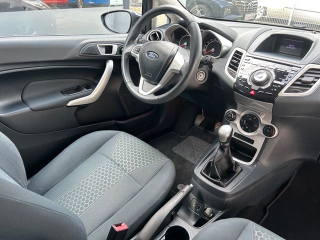 Fahrzeugabbildung Ford Fiesta Titanium+NaviZB+Klima+1.Hand+SHZ+LM+WR+BT