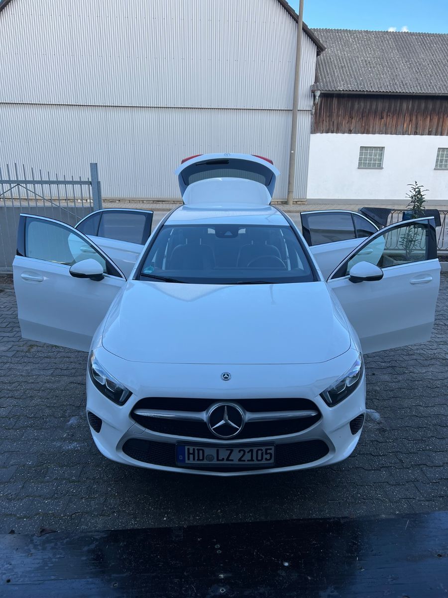 MERCEDES-BENZ A 180 d DCT -