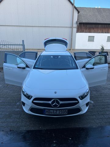 MERCEDES-BENZ A 180 d DCT -