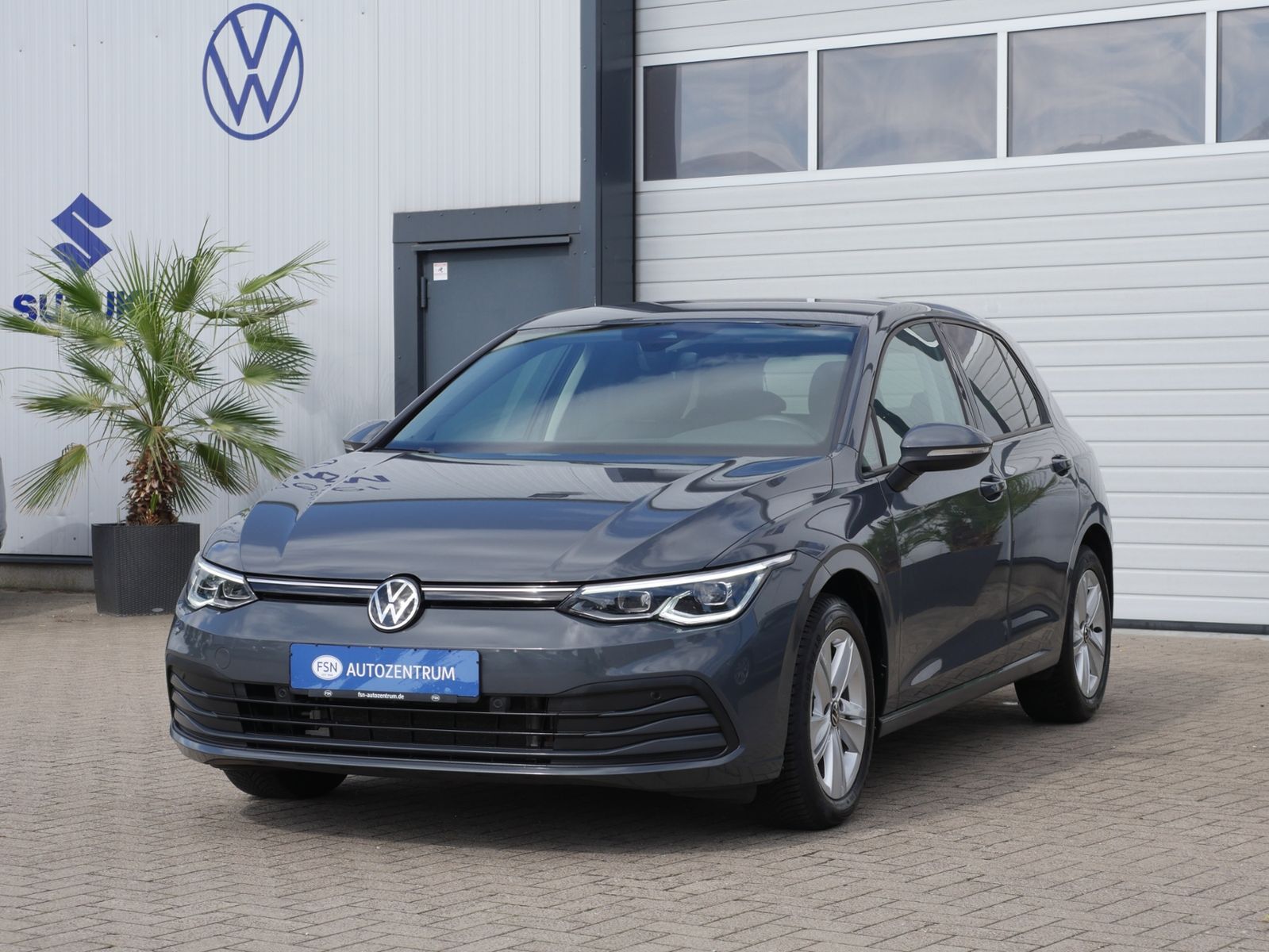 Volkswagen Golf VIII 1.0 TSI Life NAVI ACC SITZHZG LED MFL foto 2