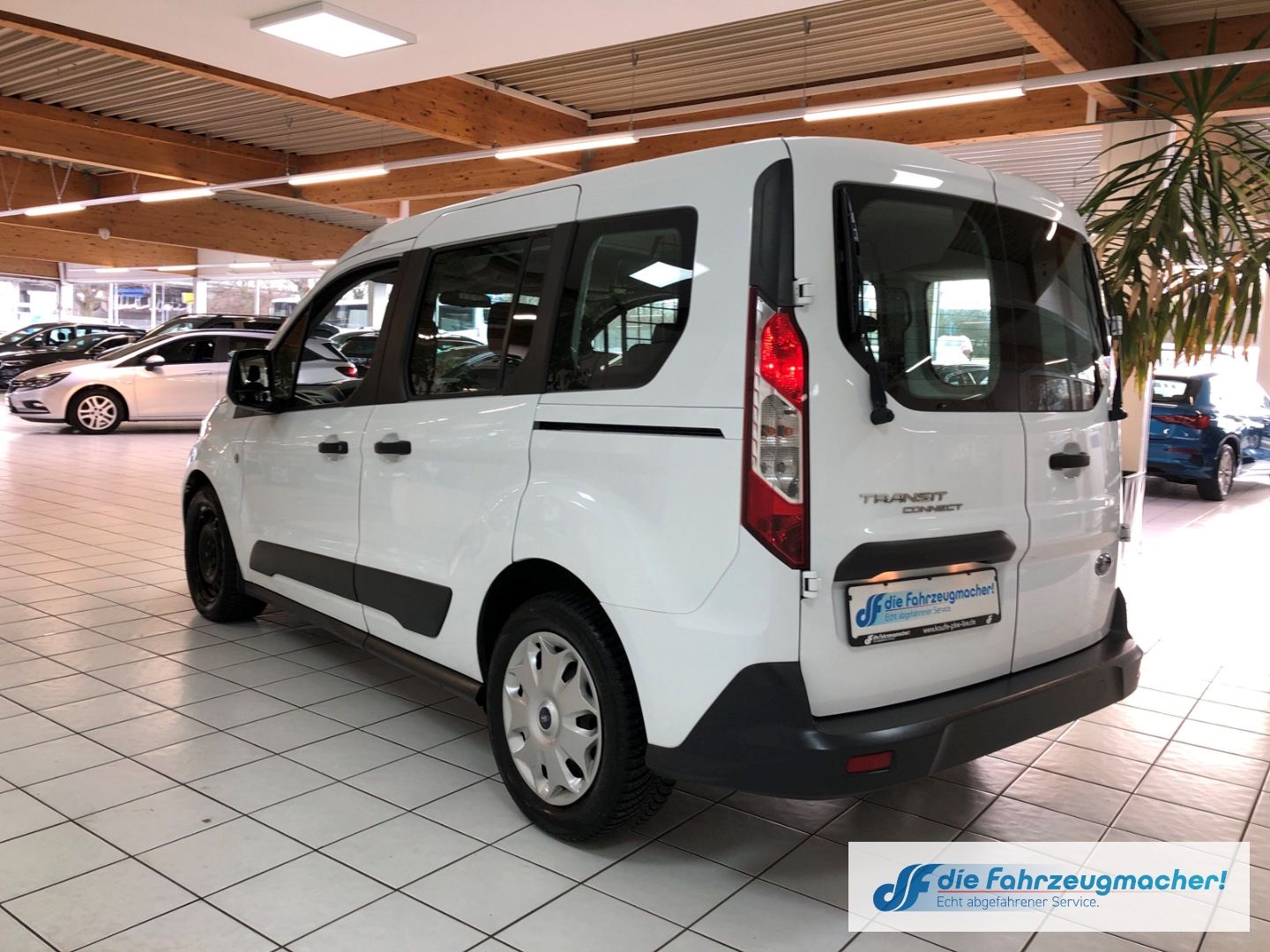 Fahrzeugabbildung Ford Transit Connect Kombi Trend 1.5 TDCi Notbremsass