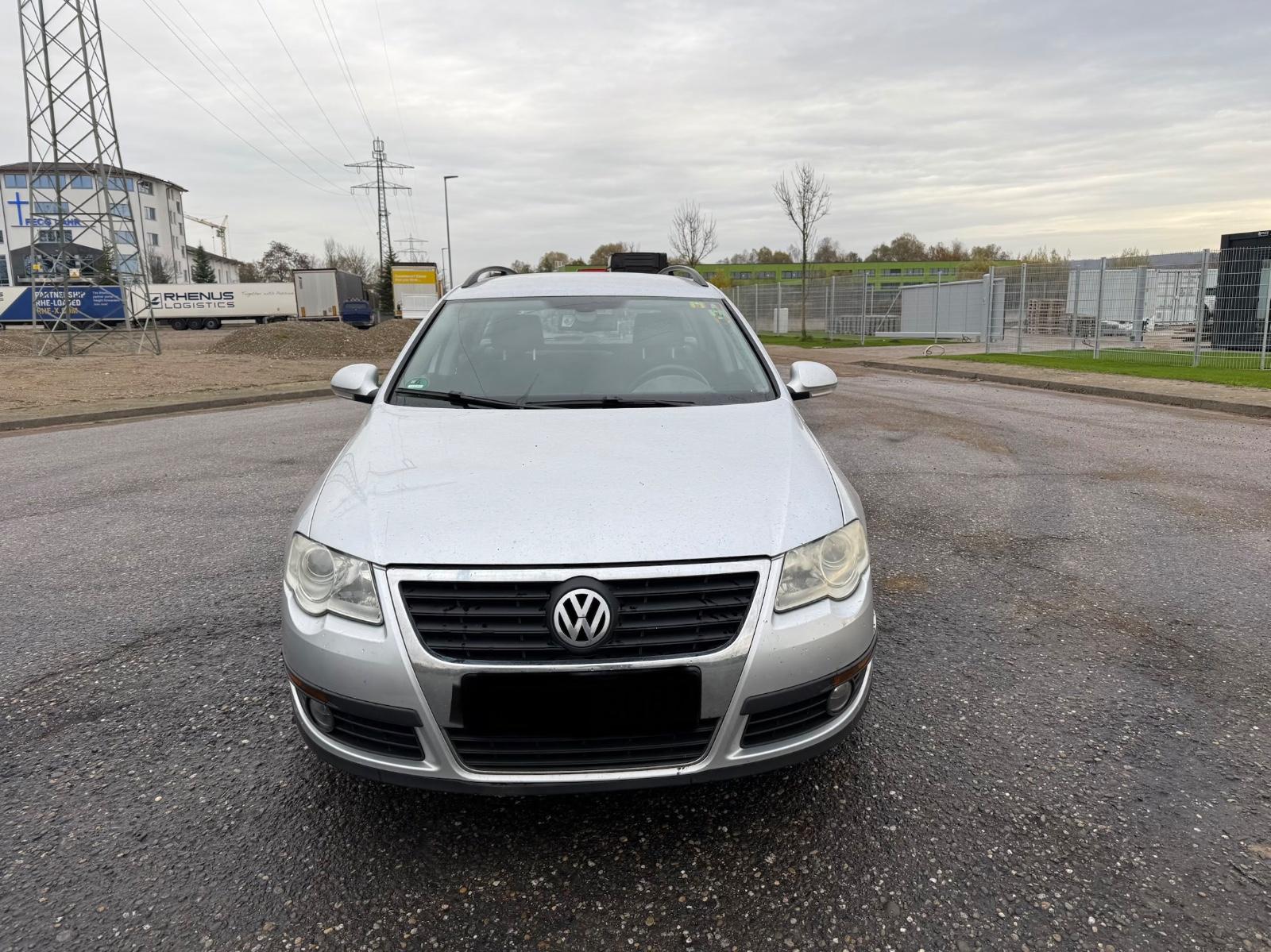 Volkswagen Passat 2006 — rear view