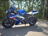 Suzuki GSXR - RENNSPORT VON 501 BIS 750 CCM