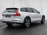 Volvo V60 Cross Country B4 AWD Plus LED 360Grad - weiße Volvo V60 Cross Country