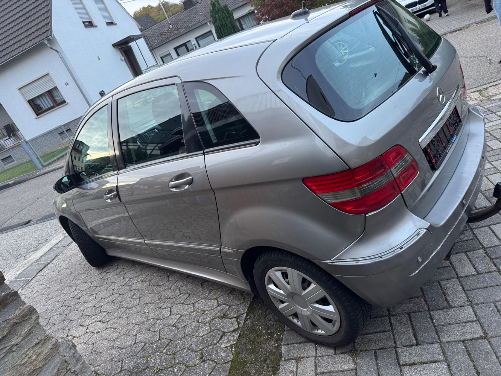 Mercedes-Benz B170 2006 — rear view
