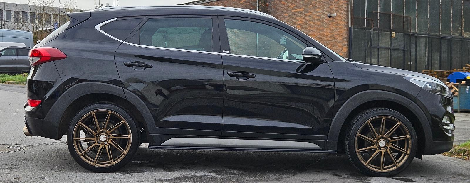 Hyundai Tucson 4-Rohr Exhaust Forge Umbau Motec 20"