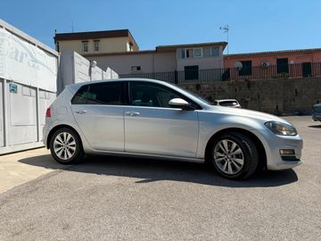 Volkswagen Golf - 3