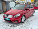 Mercedes-Benz B 180*Autom.*NAVI*PDC*Sitzh.*Tempom.*TÜV Neu* - Mercedes-Benz B-Klasse Gebrauchtwagen in Berlin