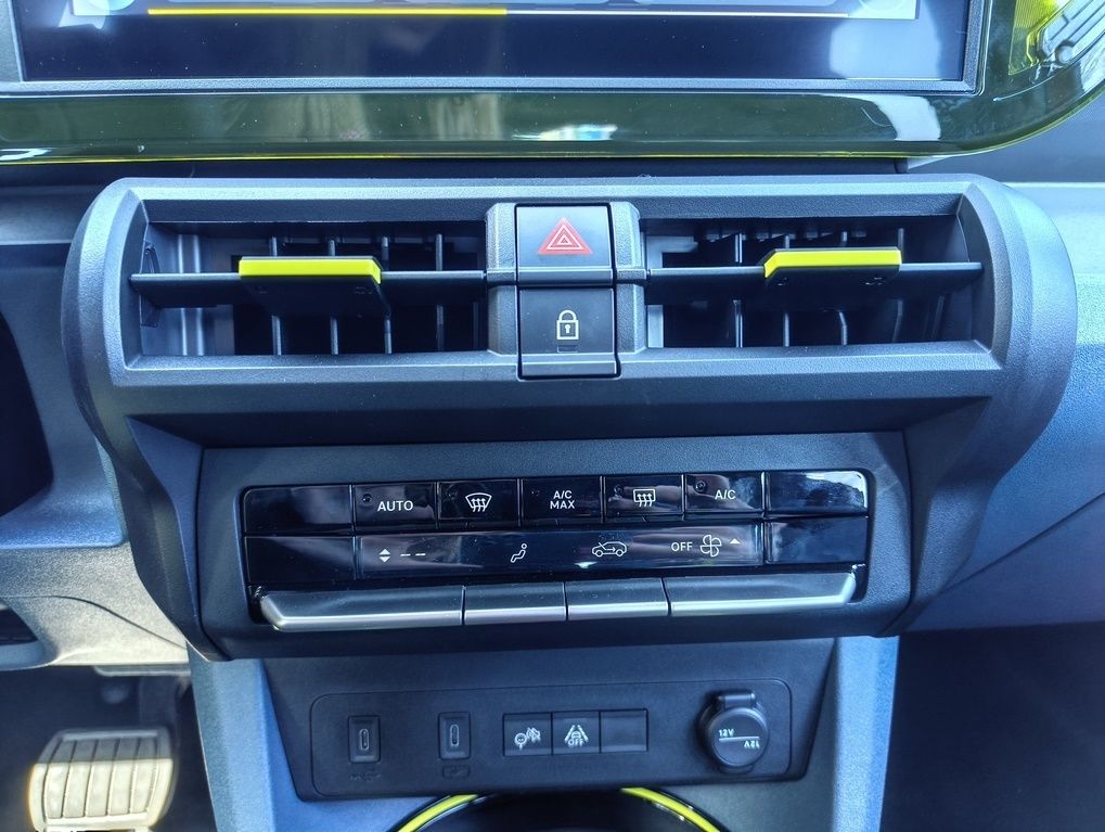 Fahrzeugabbildung Fiat Grande Panda ICON Hybrid 1.2 eDCT