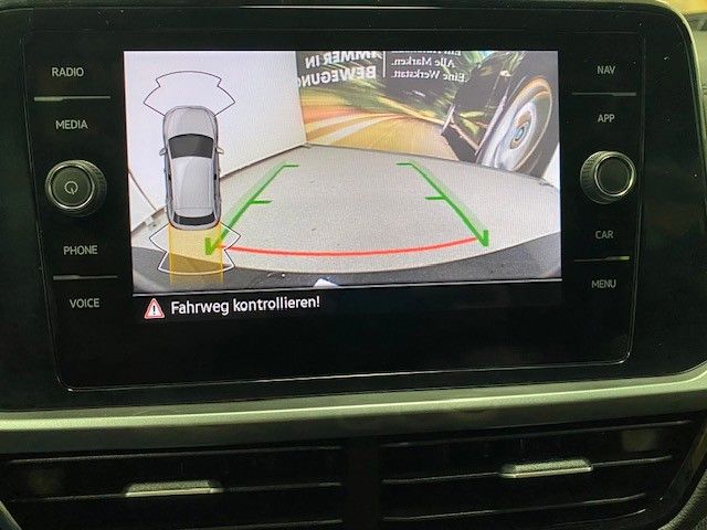 Fahrzeugabbildung Volkswagen T-Roc 1.5 TSI OPF DSG Life + ACC+AHK+BHZ LENKRAD