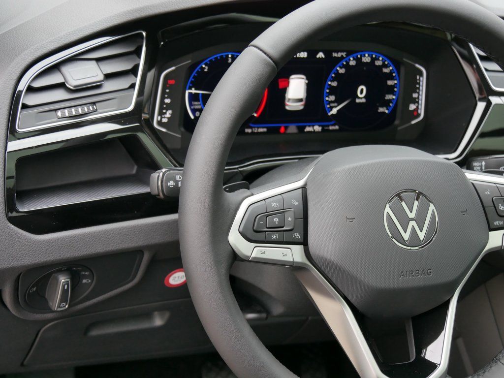 Fahrzeugabbildung Volkswagen Touran Highline 2.0 TDI DSG AHK Navi RFK