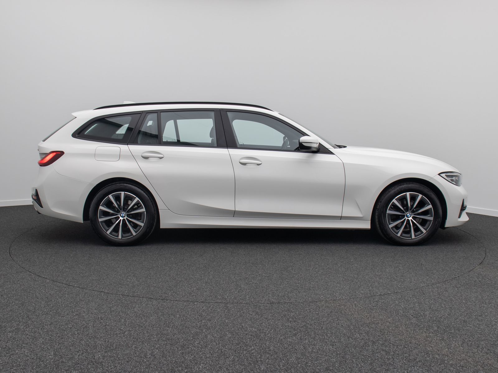 Fahrzeugabbildung BMW 320d xD Panorama PDC DAB Sport Geschwindigkeitsr