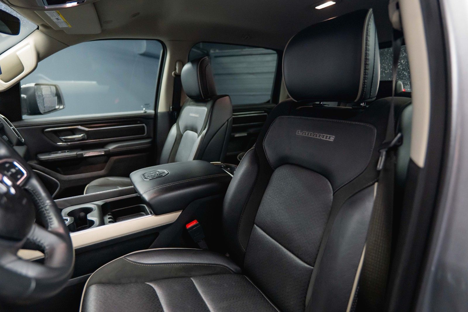 Fahrzeugabbildung Dodge RAM 5.7 V8 HEMI 4x4 LARAMIE LPG Offroad-Bodylift