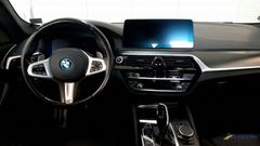 Fahrzeugabbildung BMW 530e xDrive Touring M Sport Navi LED SiHz PDC AH