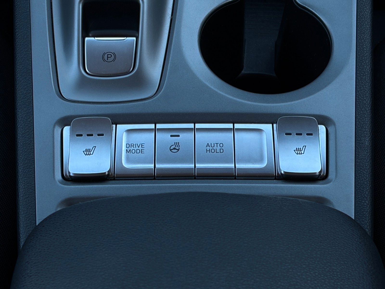 Fahrzeugabbildung Hyundai KONA E Select CarPlay Kamera PDC ACC SHZ LHZ LKA