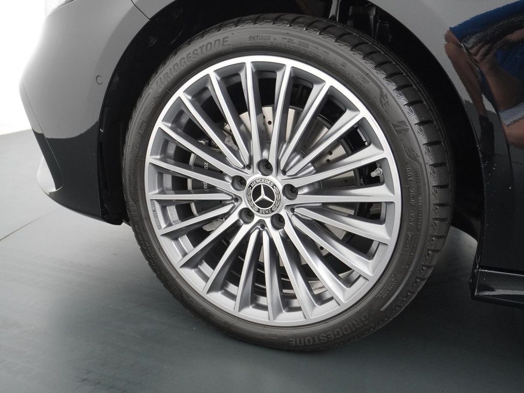 Mercedes-Benz A 250 e Star Edition AMG Line Plus | Panorama -