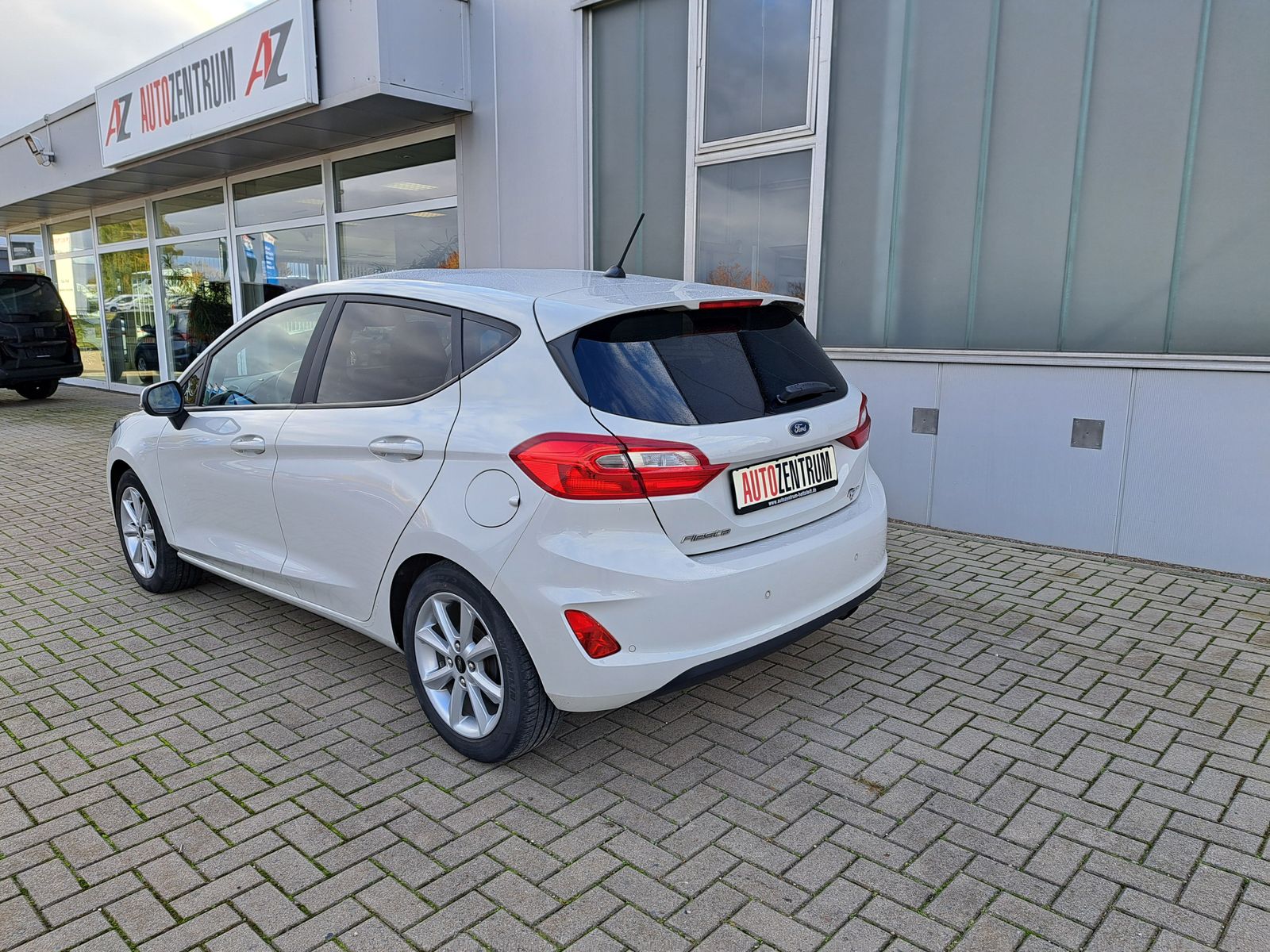 Fahrzeugabbildung Ford Fiesta Trend 86PS NAVI WINTERPAKET ALU PDC KLIMA