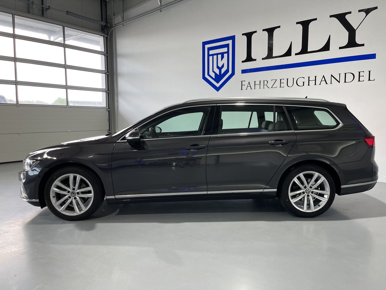 Fahrzeugabbildung Volkswagen Passat Variant Elegance 2.0 TDI*LED-Matrix*AHK*P