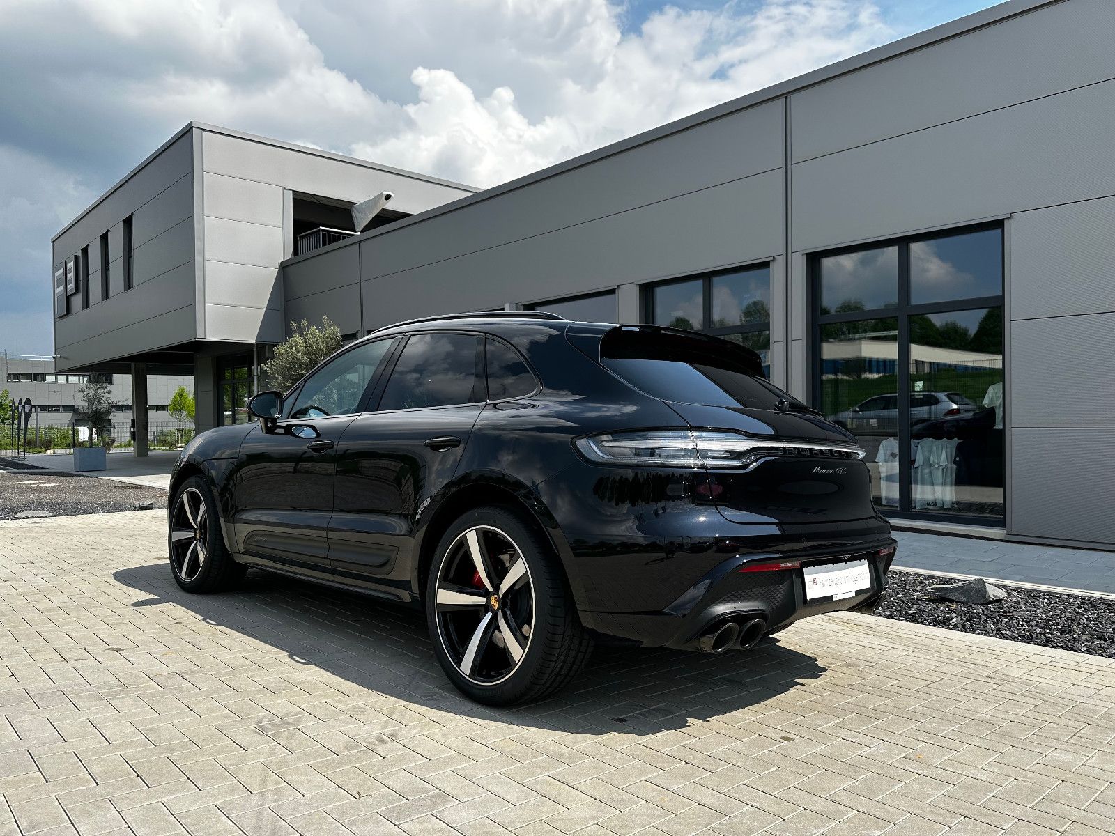 Fahrzeugabbildung Porsche Macan GTS STHZ, AHK, Pano, LED, 18-Wege, 21´´