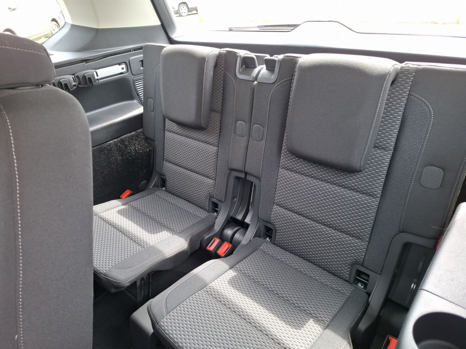 Fahrzeugabbildung Volkswagen Touran TSI Comfortline DSG  7-Si ACC PDC SH LM