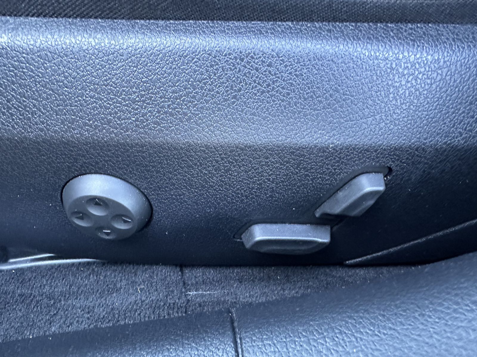 Fahrzeugabbildung Mercedes-Benz C 220d T Avantgarde Adv NAV+MATRIX+WIDE+18ZO+KAM